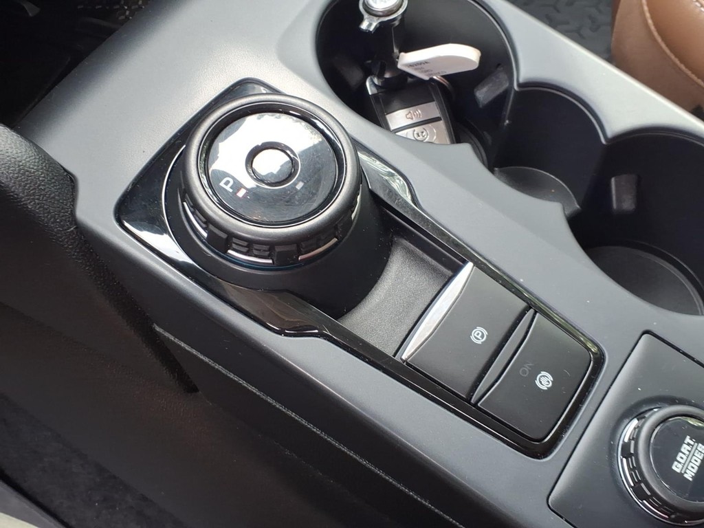 Ford Bronco Sport Vehicle Full-screen Gallery Image 11
