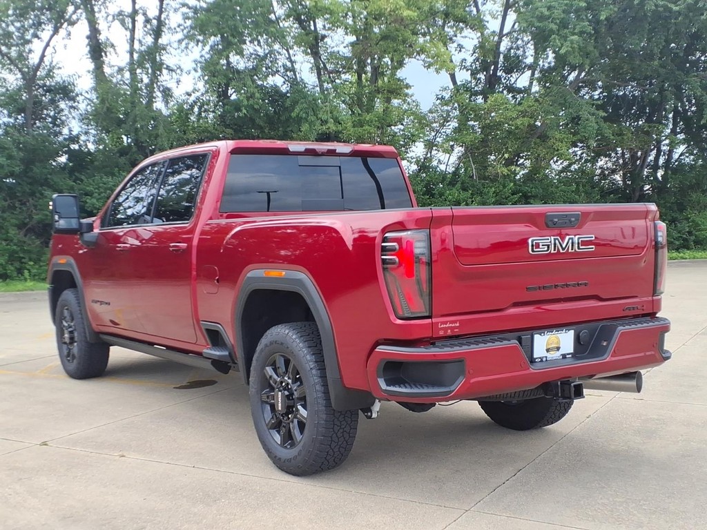 GMC Sierra 2500HD Vehicle Full-screen Gallery Image 3