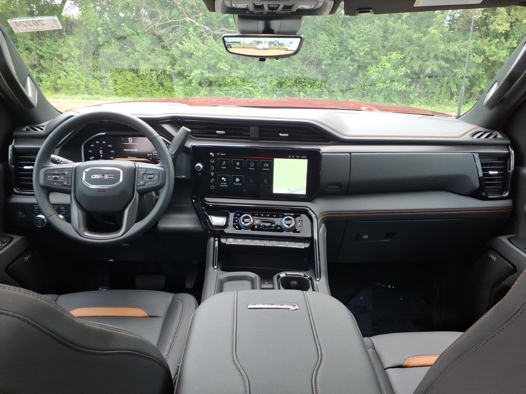 GMC Sierra 2500HD Vehicle Full-screen Gallery Image 4