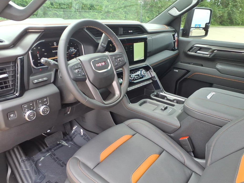 GMC Sierra 2500HD Vehicle Full-screen Gallery Image 16