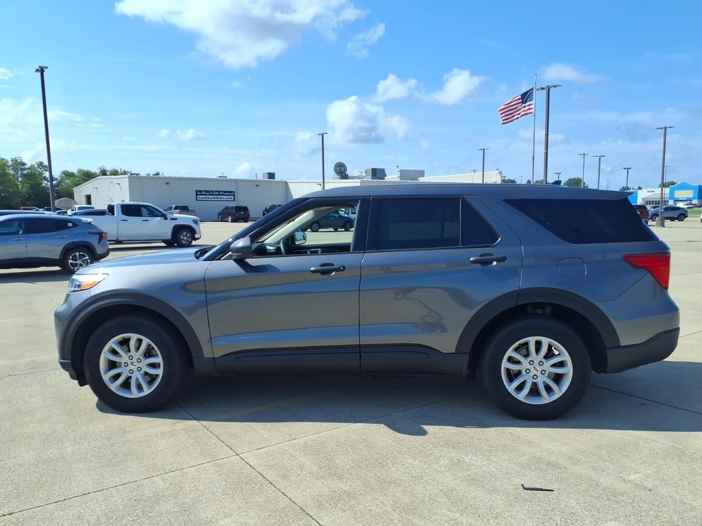 Ford Explorer Vehicle Full-screen Gallery Image 2