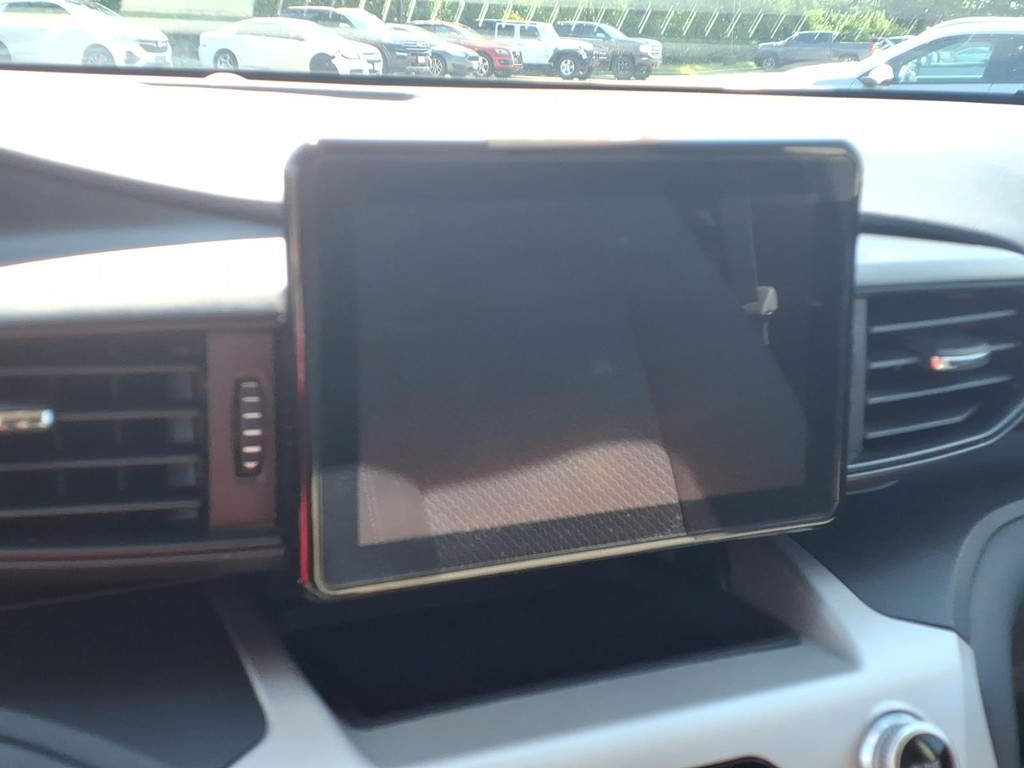 Ford Explorer Vehicle Full-screen Gallery Image 11