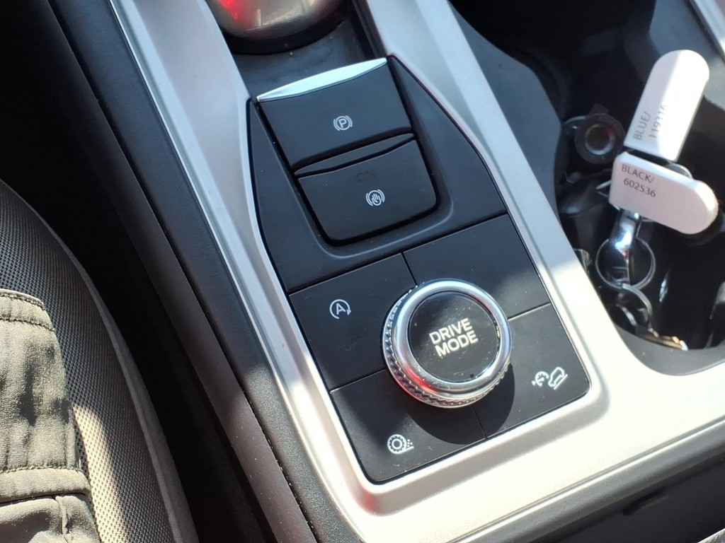Ford Explorer Vehicle Full-screen Gallery Image 14