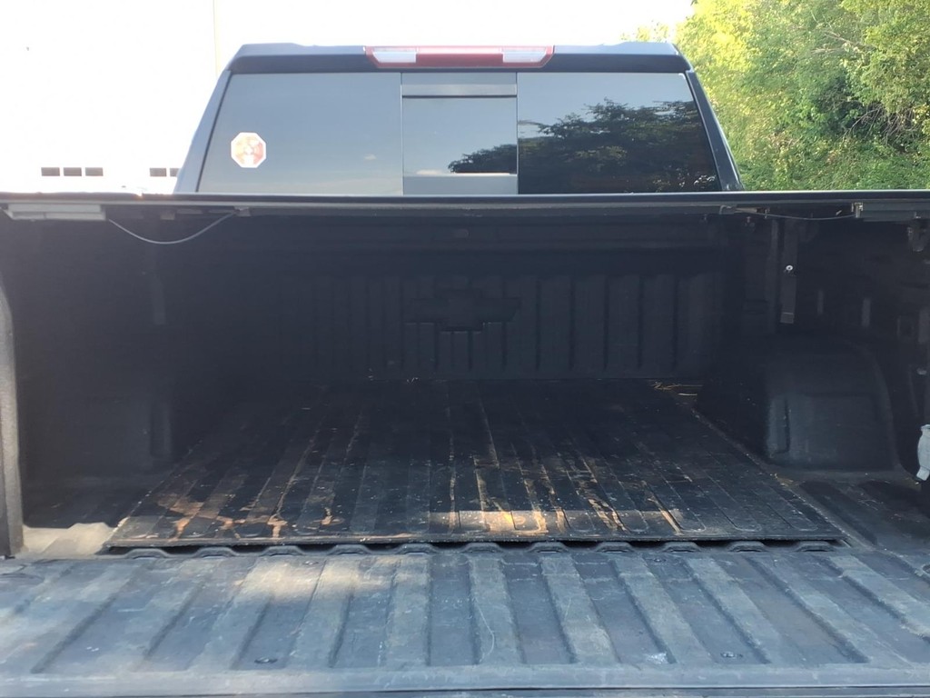 Chevrolet Silverado 1500 Vehicle Full-screen Gallery Image 5