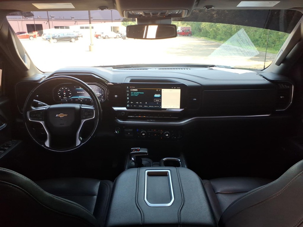 Chevrolet Silverado 1500 Vehicle Full-screen Gallery Image 7