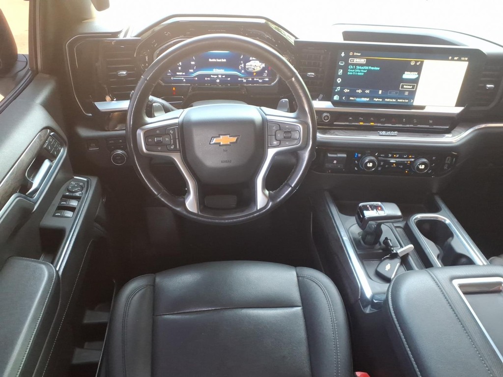 Chevrolet Silverado 1500 Vehicle Full-screen Gallery Image 10