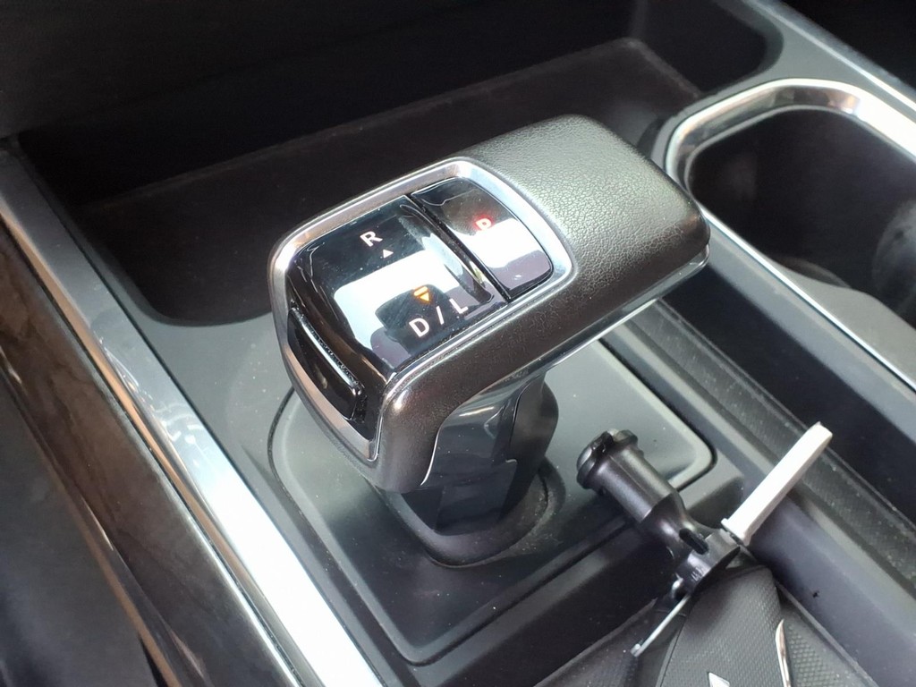 Chevrolet Silverado 1500 Vehicle Full-screen Gallery Image 14