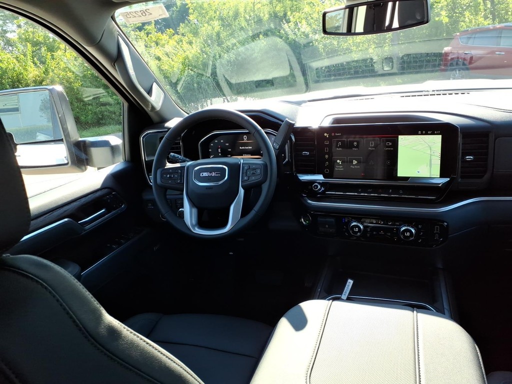 GMC Sierra 2500HD Vehicle Full-screen Gallery Image 6