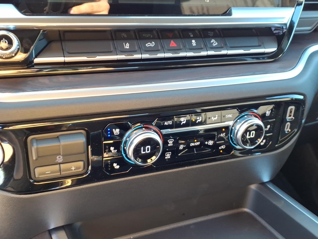 GMC Sierra 2500HD Vehicle Full-screen Gallery Image 10