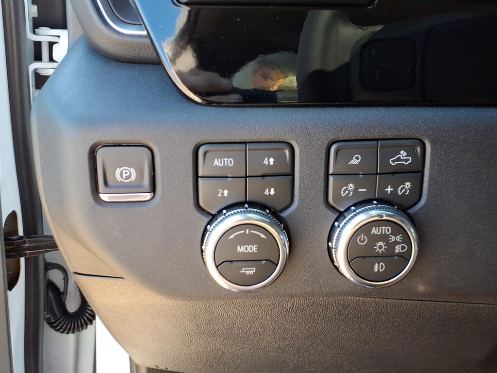 GMC Sierra 2500HD Vehicle Full-screen Gallery Image 14