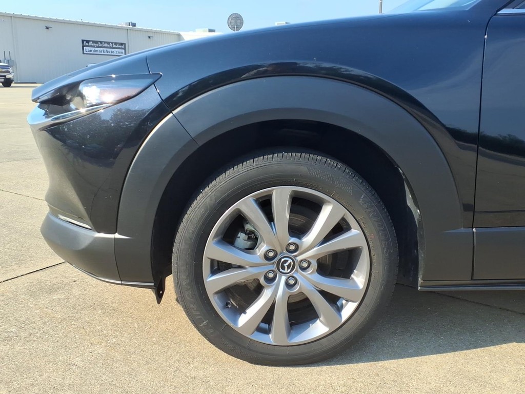 Mazda CX-30 Vehicle Full-screen Gallery Image 4