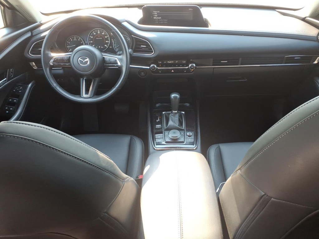 Mazda CX-30 Vehicle Full-screen Gallery Image 7