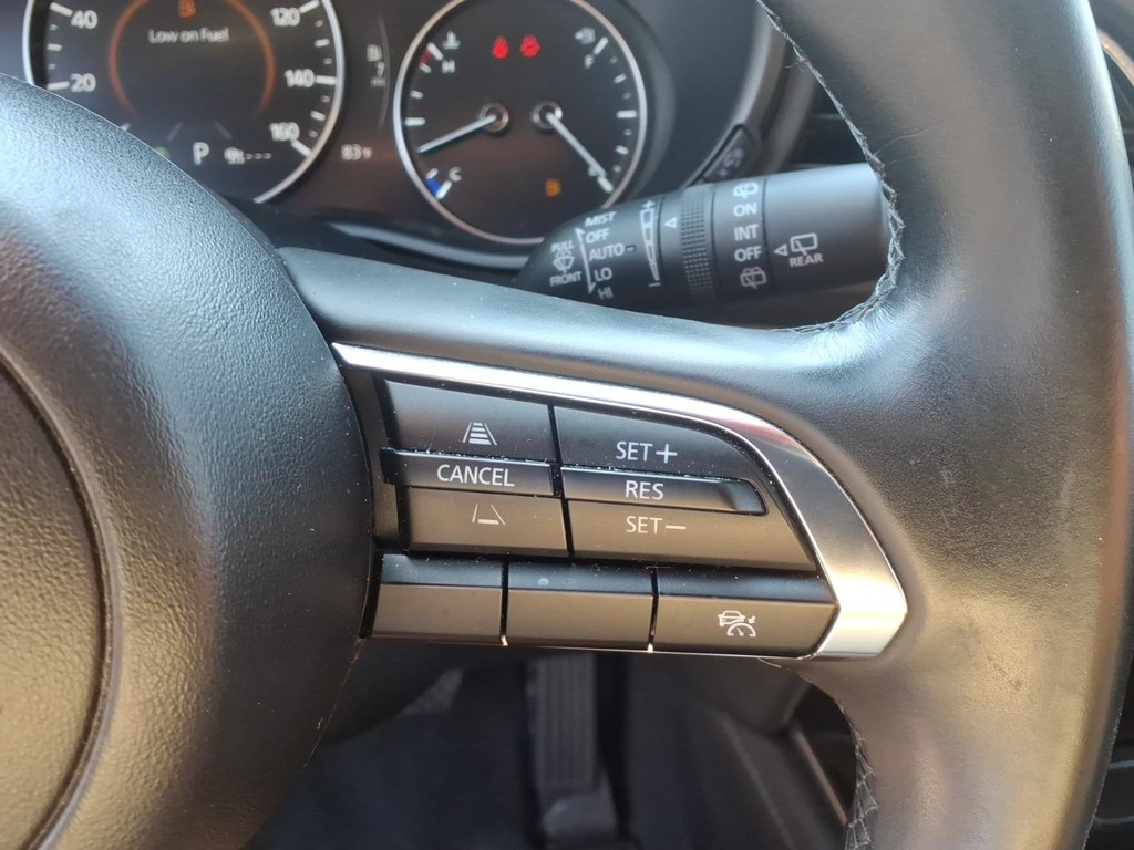 Mazda CX-30 Vehicle Full-screen Gallery Image 14