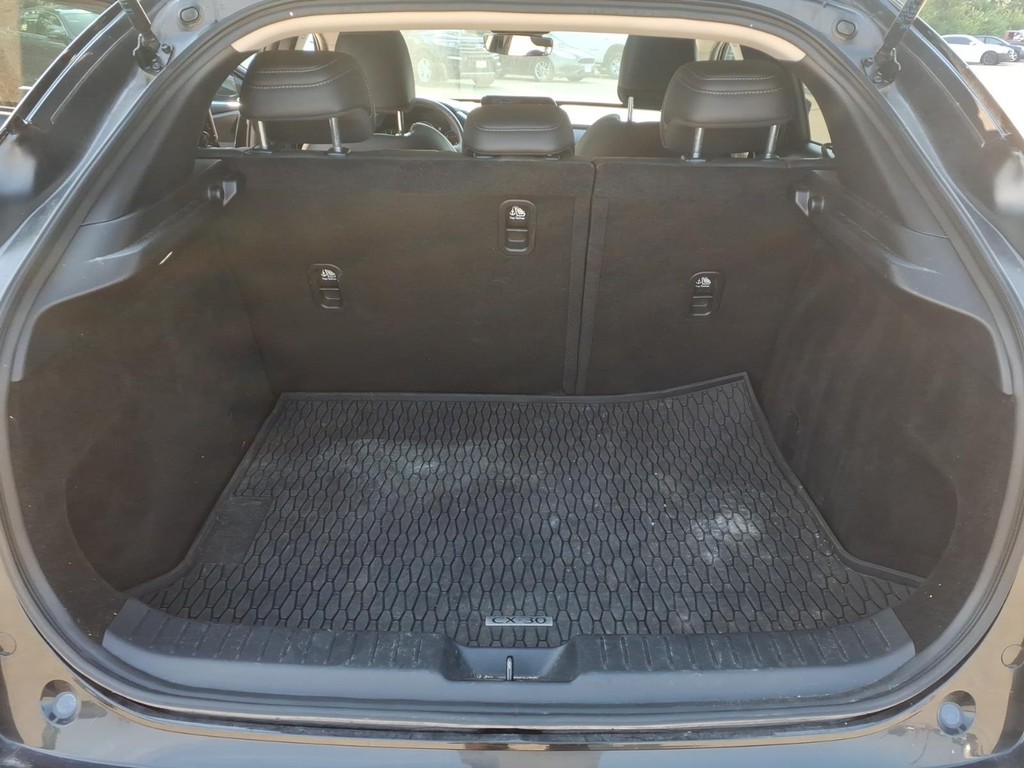 Mazda CX-30 Vehicle Full-screen Gallery Image 22