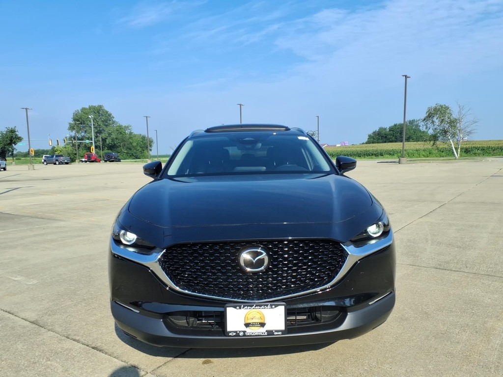 Mazda CX-30 Vehicle Full-screen Gallery Image 23