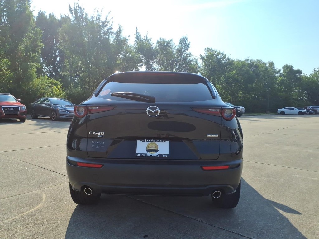 Mazda CX-30 Vehicle Full-screen Gallery Image 25