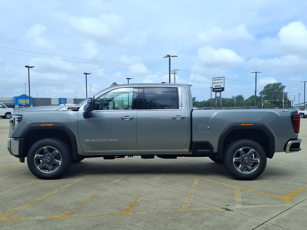 GMC Sierra 2500HD Vehicle Full-screen Gallery Image 2