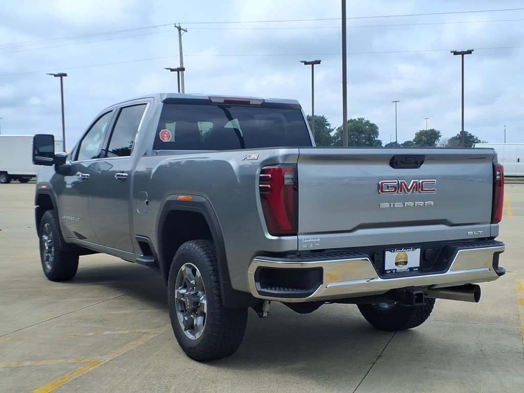 GMC Sierra 2500HD Vehicle Full-screen Gallery Image 3