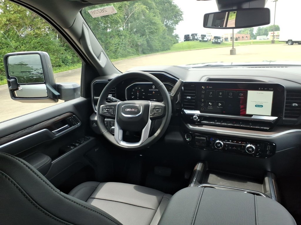 GMC Sierra 2500HD Vehicle Full-screen Gallery Image 6