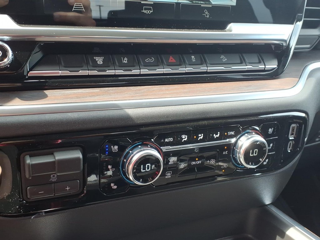 GMC Sierra 2500HD Vehicle Full-screen Gallery Image 10