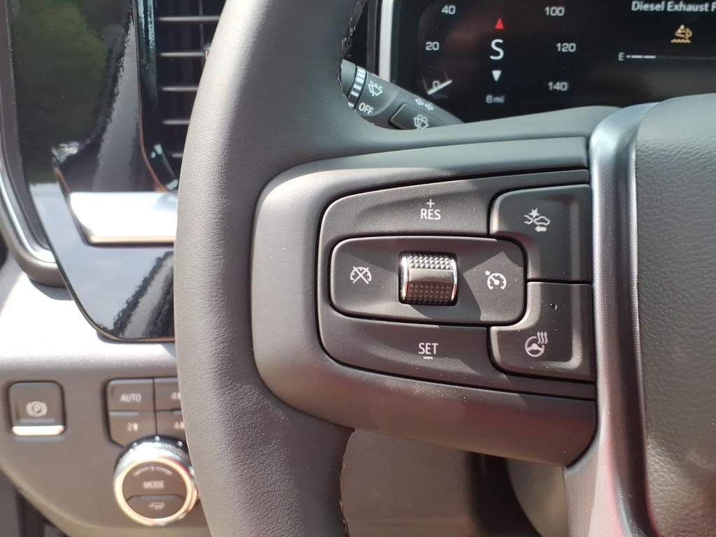 GMC Sierra 2500HD Vehicle Full-screen Gallery Image 11