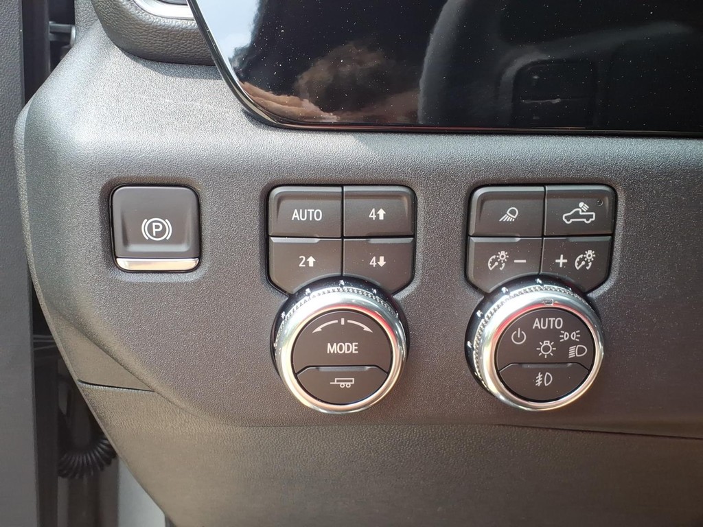 GMC Sierra 2500HD Vehicle Full-screen Gallery Image 14