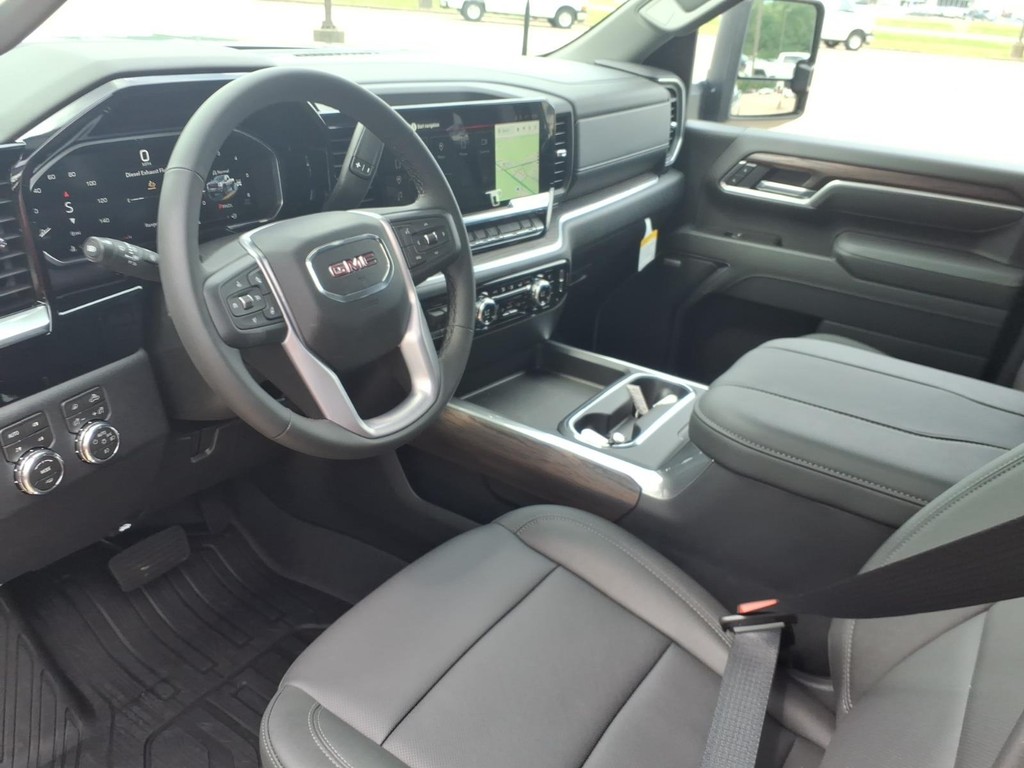 GMC Sierra 2500HD Vehicle Full-screen Gallery Image 16