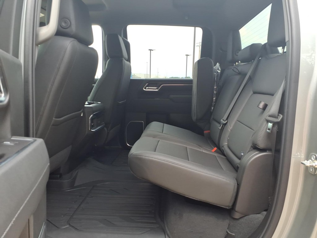 GMC Sierra 2500HD Vehicle Full-screen Gallery Image 17