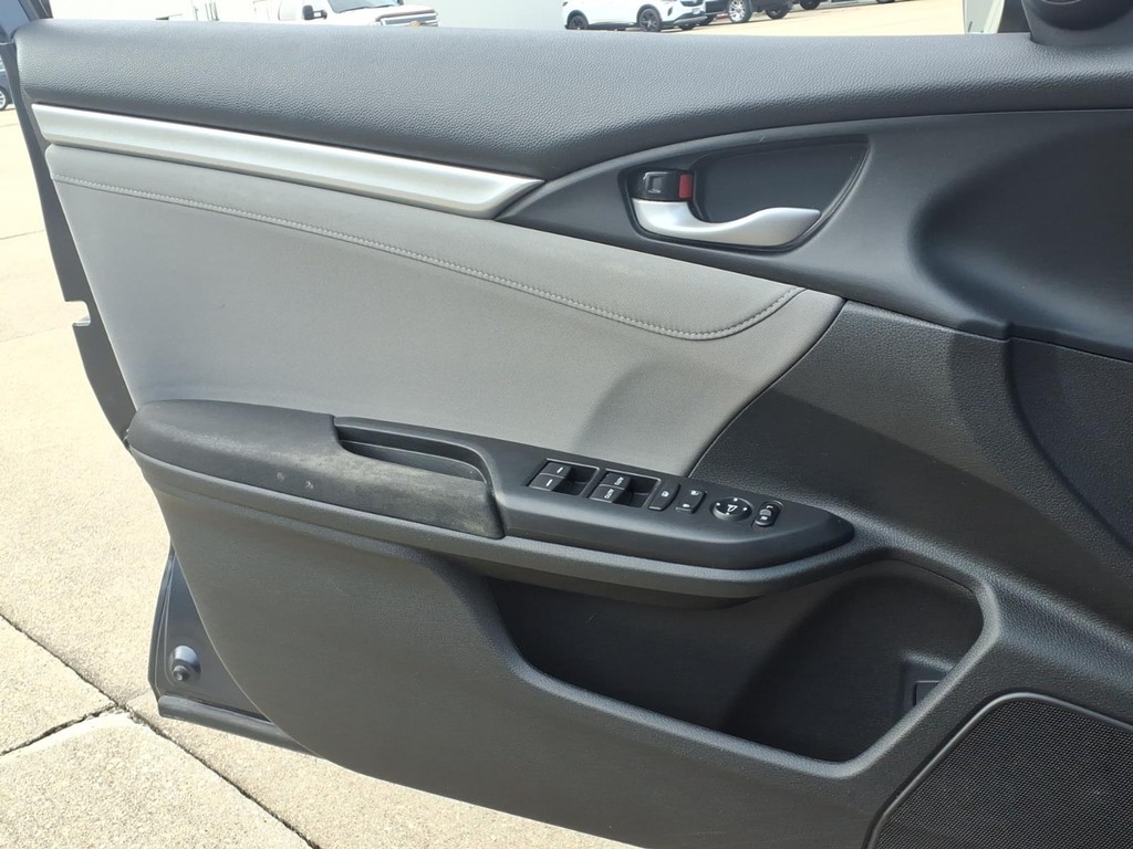 Honda Civic Sedan Vehicle Full-screen Gallery Image 15