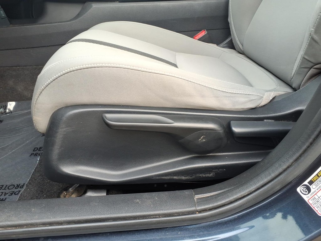 Honda Civic Sedan Vehicle Full-screen Gallery Image 17