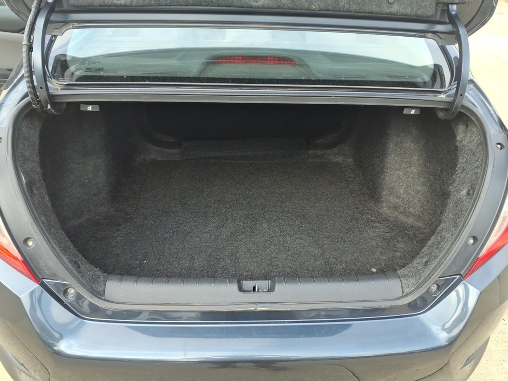 Honda Civic Sedan Vehicle Full-screen Gallery Image 21