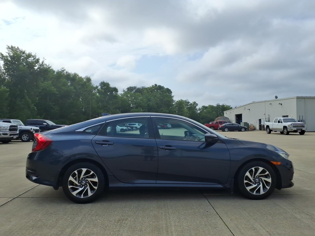 Honda Civic Sedan Vehicle Full-screen Gallery Image 24