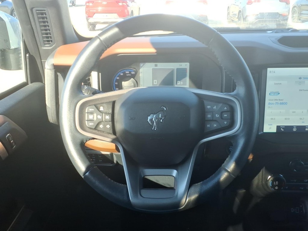 Ford Bronco Vehicle Full-screen Gallery Image 05