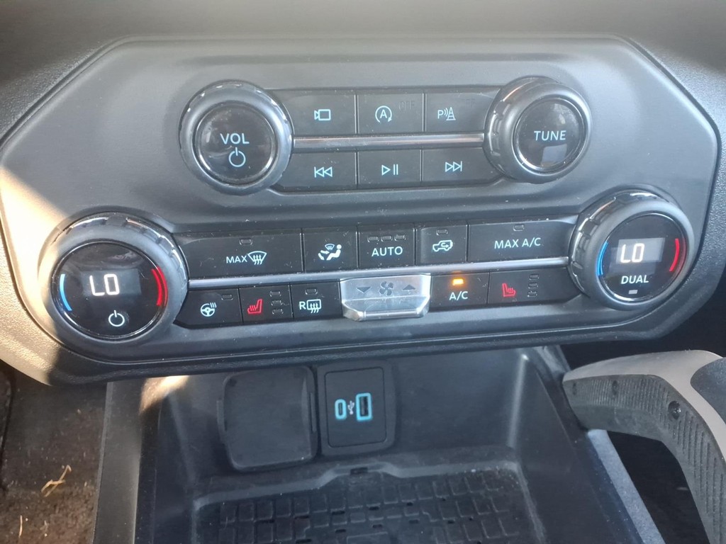 Ford Bronco Vehicle Full-screen Gallery Image 11