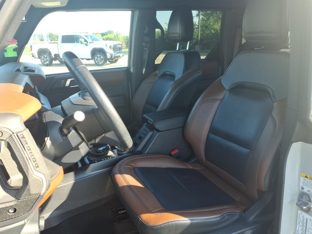 Ford Bronco Vehicle Full-screen Gallery Image 17