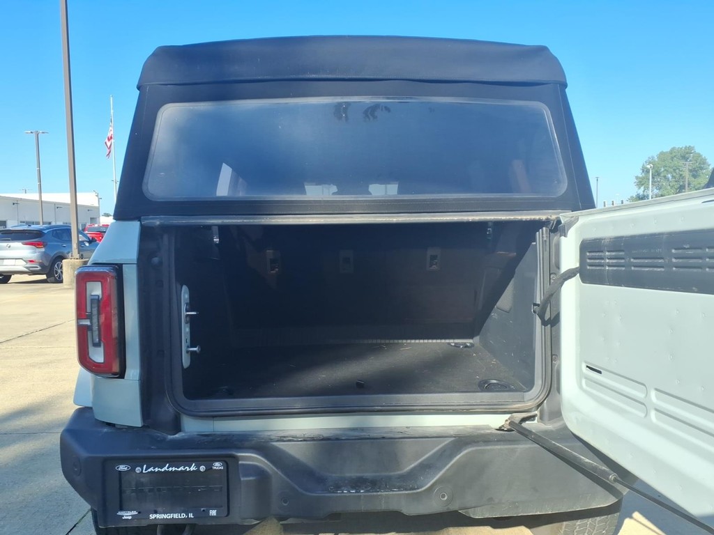 Ford Bronco Vehicle Full-screen Gallery Image 19