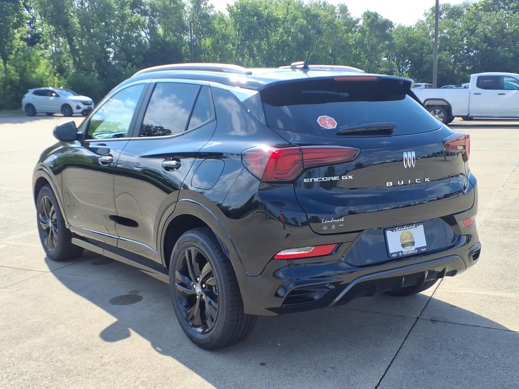 Buick Encore GX Vehicle Full-screen Gallery Image 3