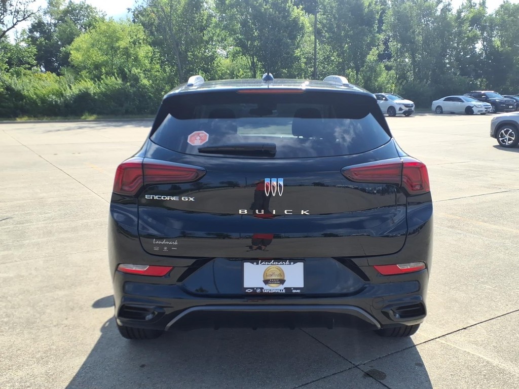 Buick Encore GX Vehicle Full-screen Gallery Image 5