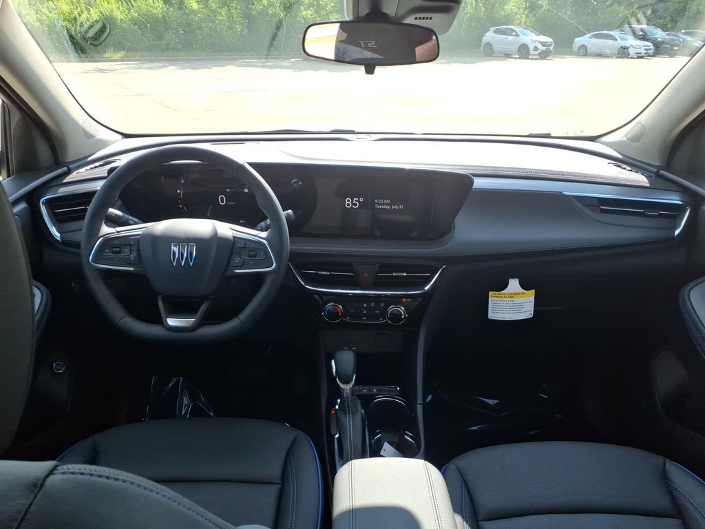 Buick Encore GX Vehicle Full-screen Gallery Image 7