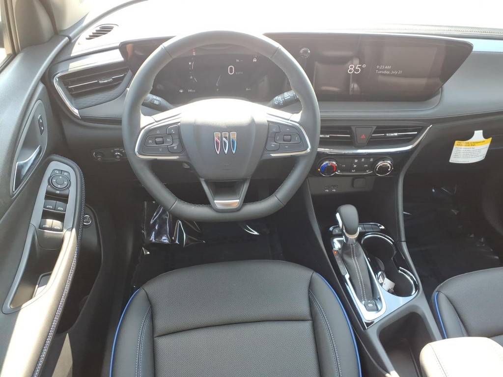 Buick Encore GX Vehicle Full-screen Gallery Image 10