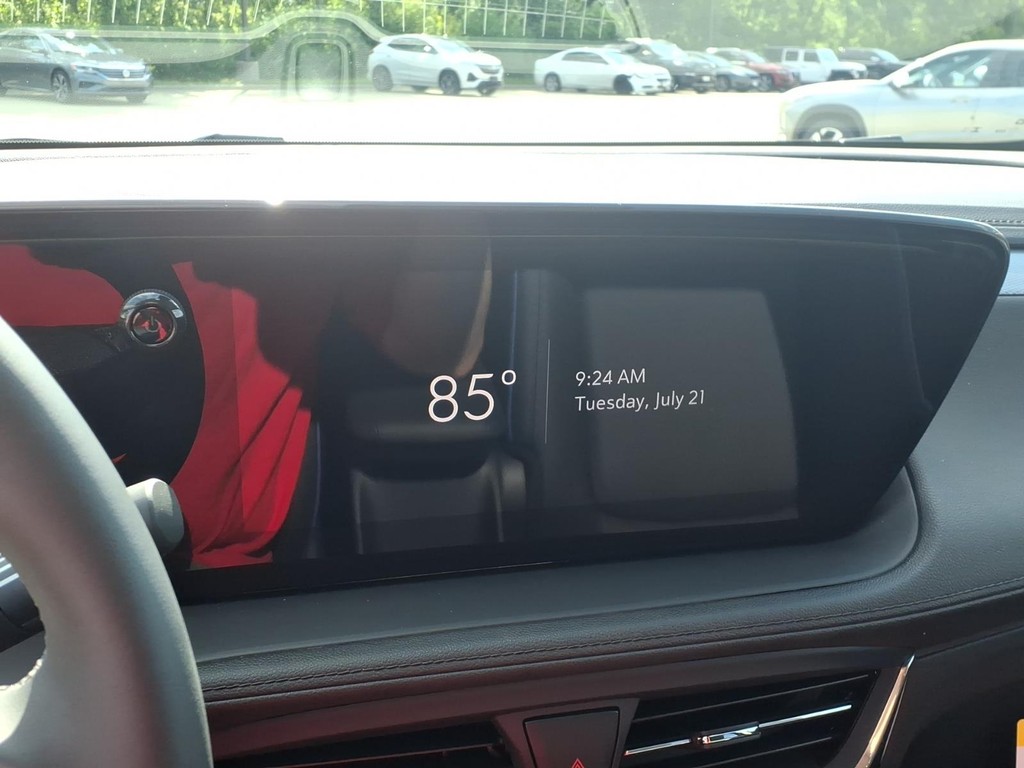 Buick Encore GX Vehicle Full-screen Gallery Image 11