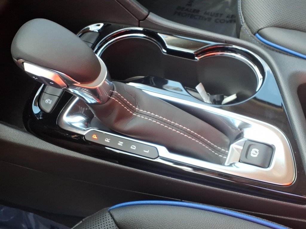 Buick Encore GX Vehicle Full-screen Gallery Image 14