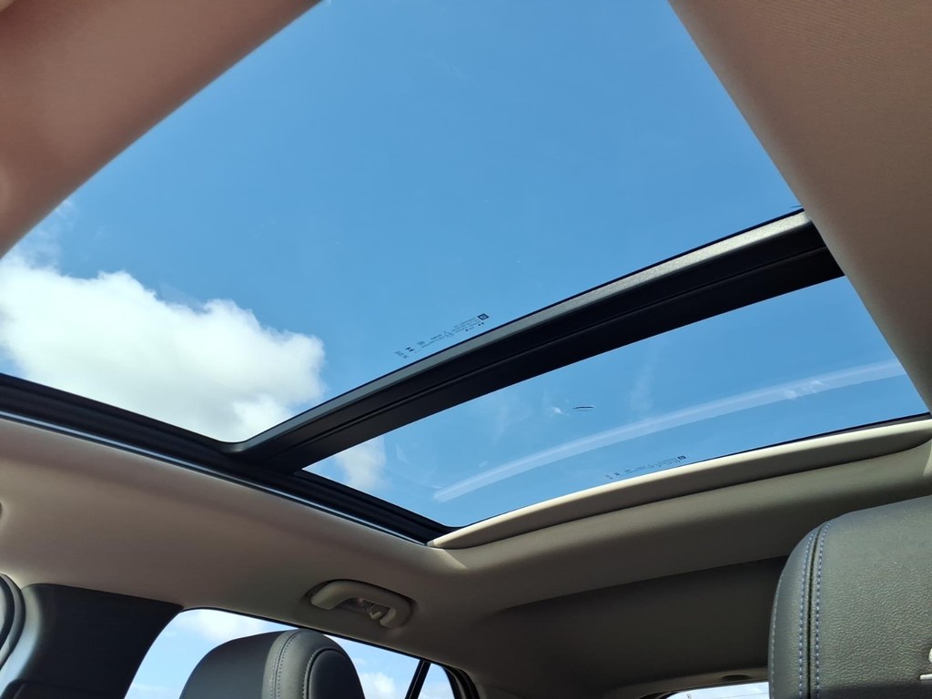 Buick Encore GX Vehicle Full-screen Gallery Image 19