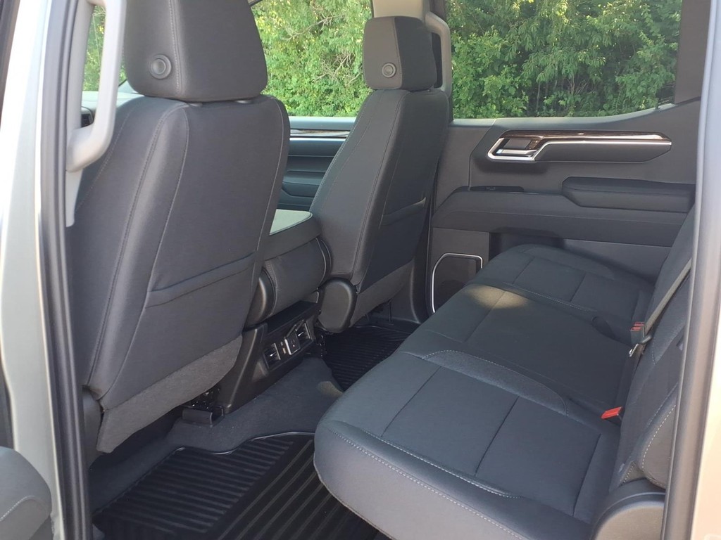 GMC Sierra 1500 Vehicle Full-screen Gallery Image 6