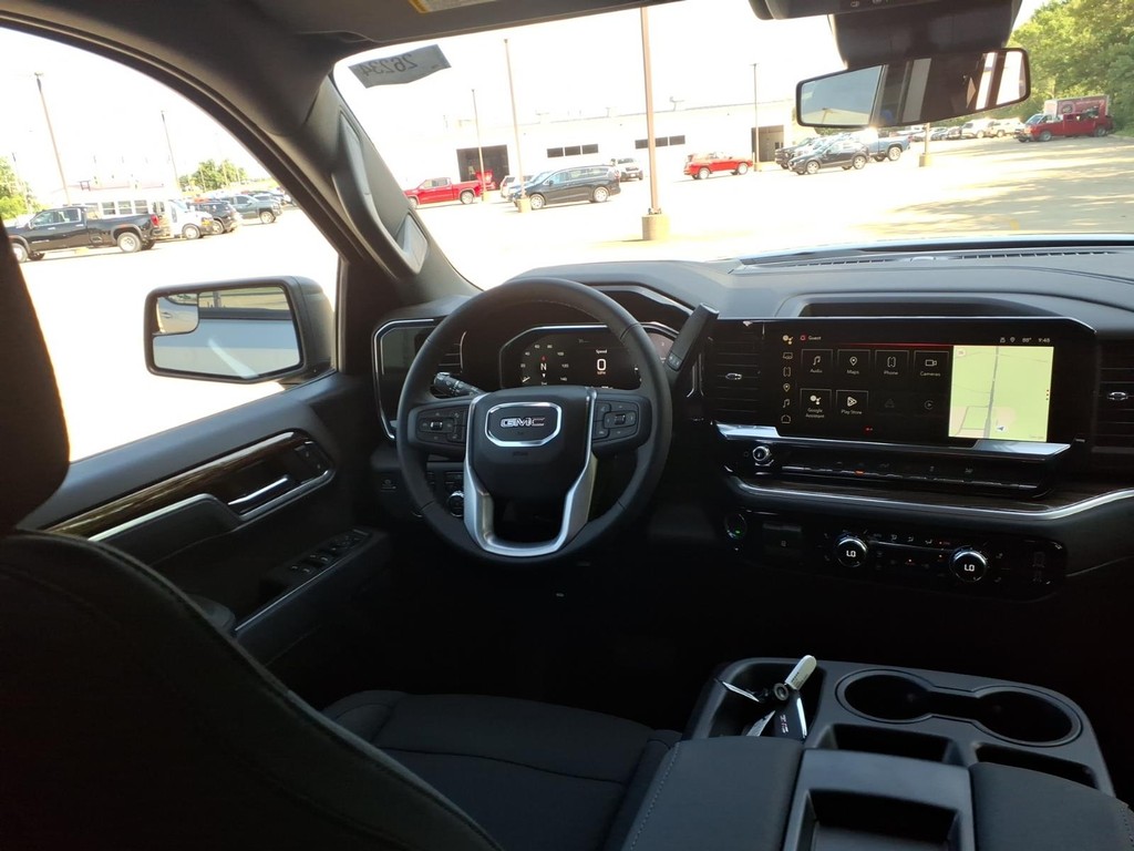GMC Sierra 1500 Vehicle Full-screen Gallery Image 9
