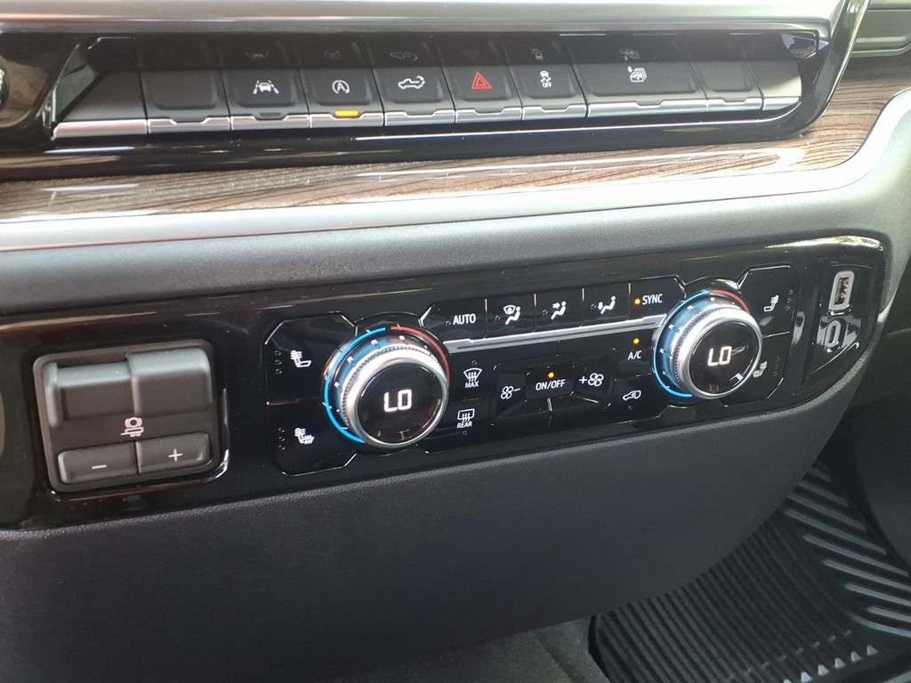 GMC Sierra 1500 Vehicle Full-screen Gallery Image 13