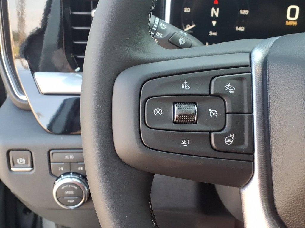 GMC Sierra 1500 Vehicle Full-screen Gallery Image 14