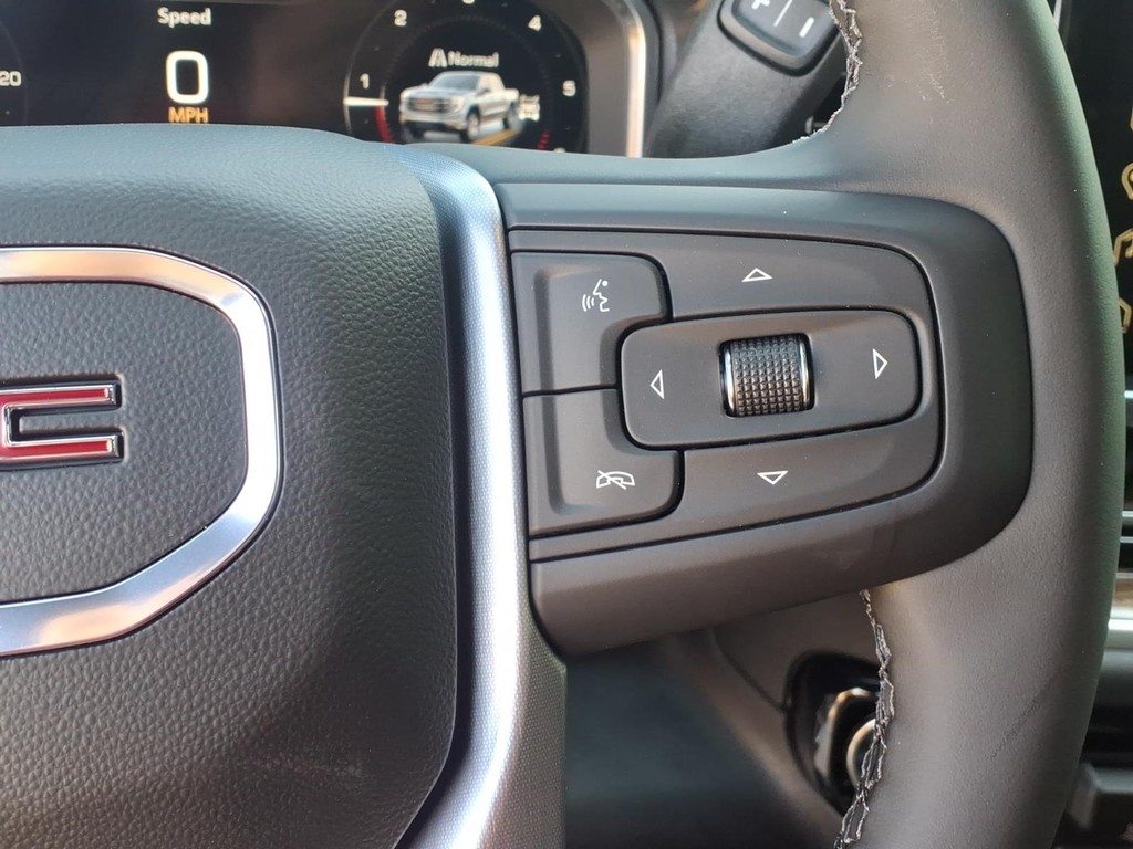 GMC Sierra 1500 Vehicle Full-screen Gallery Image 15