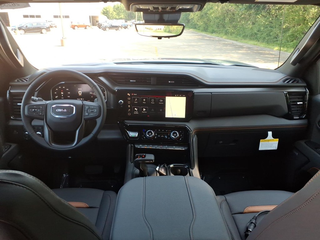 GMC Sierra 1500 Vehicle Full-screen Gallery Image 7