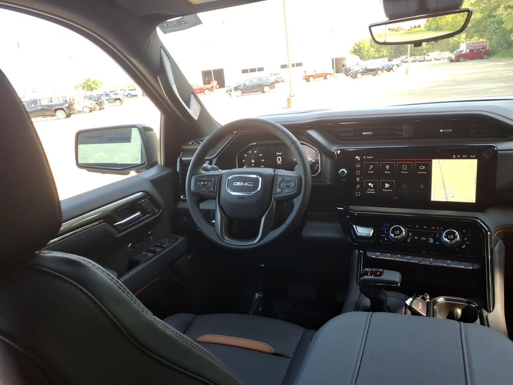 GMC Sierra 1500 Vehicle Full-screen Gallery Image 9